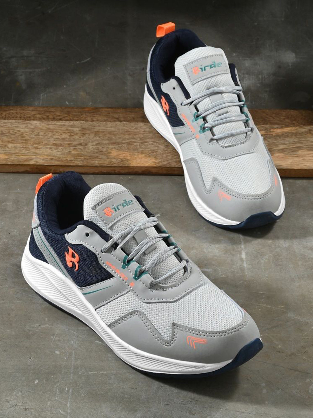 BIRDE Men Colourblocked Sneakers