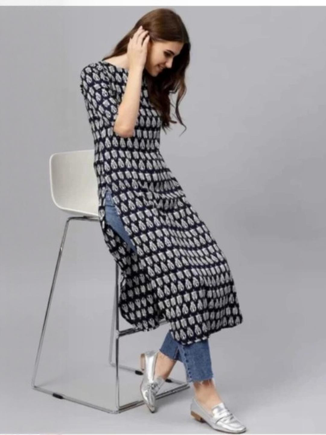 HARITWAL Women Black Kurtis