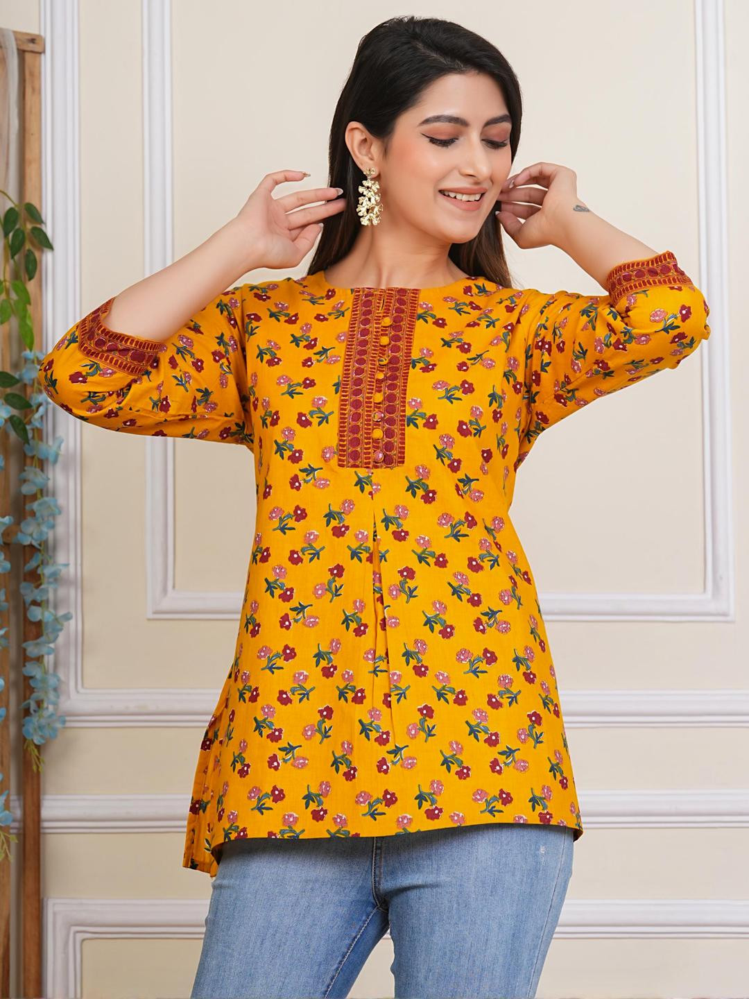 MAAJISA Women Mustard Kurtis