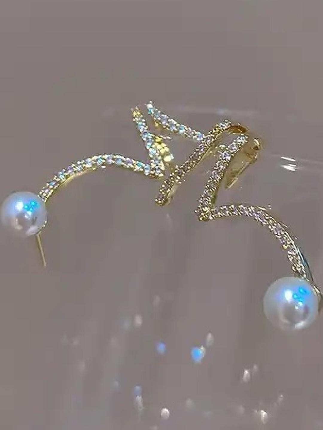 ONUYX Geometric Ear Cuff Earrings