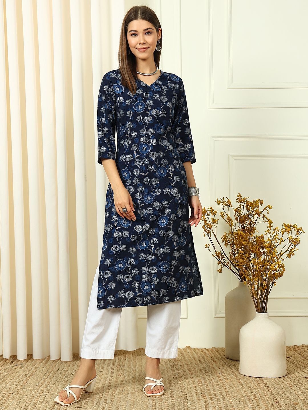 THE FAB FACTORY Women Floral Printed Daily Straight Kurta
