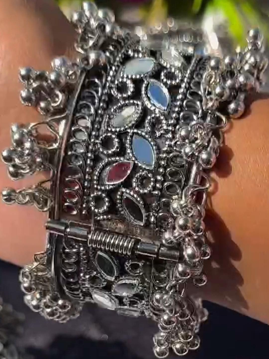 ISLANA Women Silver Gungru Hanging Bangle