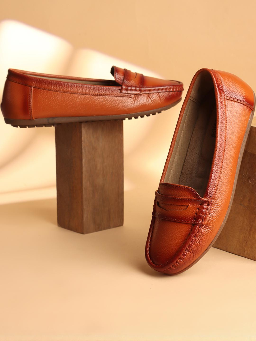 Dollphin Women Tan Casual Shoes