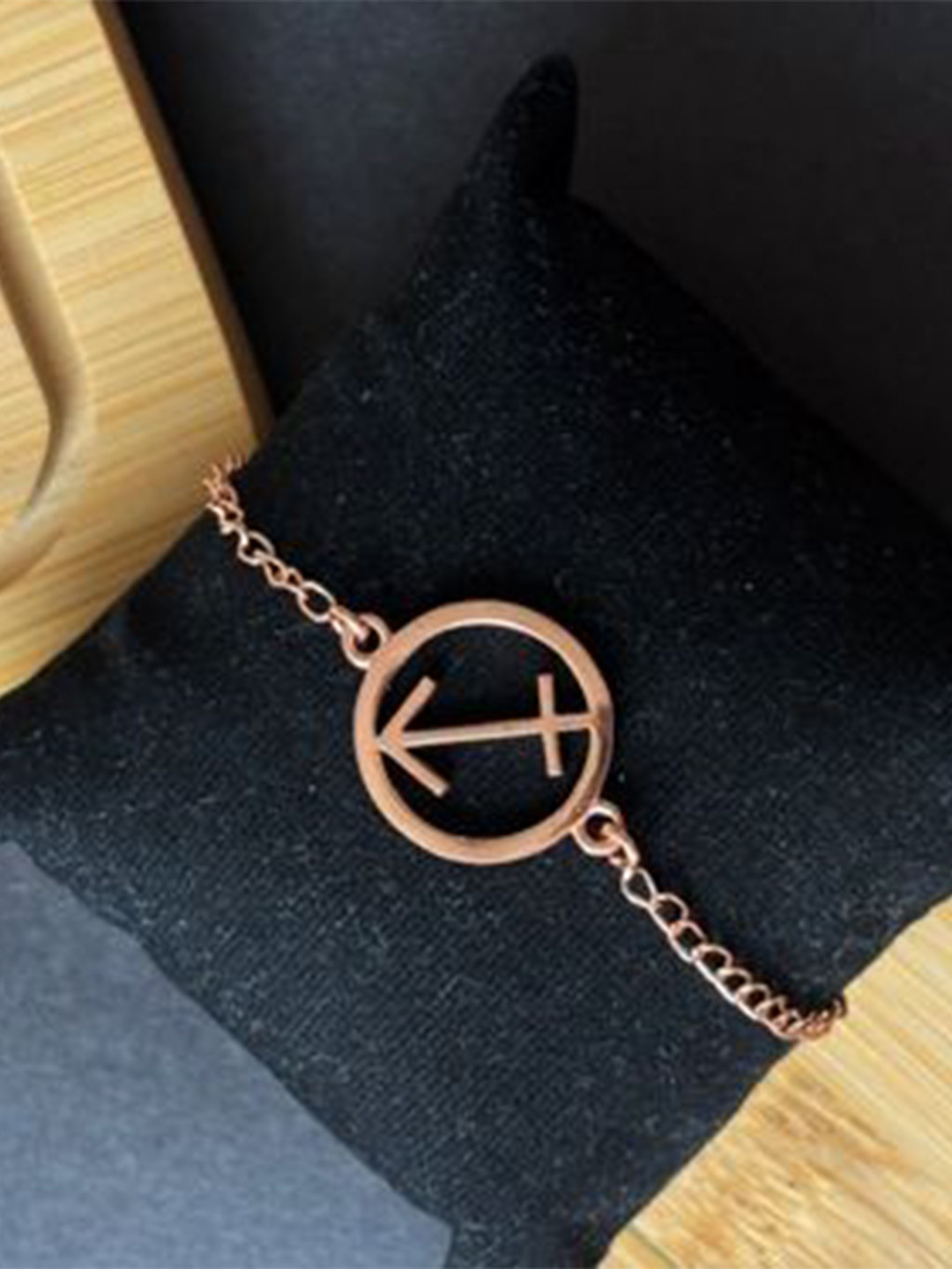 SANAA CREATIONS Rose Gold-Plated Pisces Charm Wraparound Rakhi