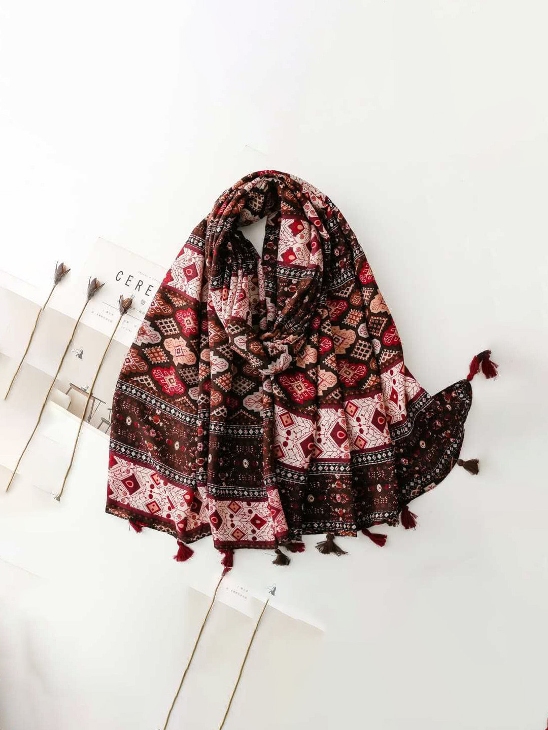 QUECY Women Ethnic Motifs Printed Scarf