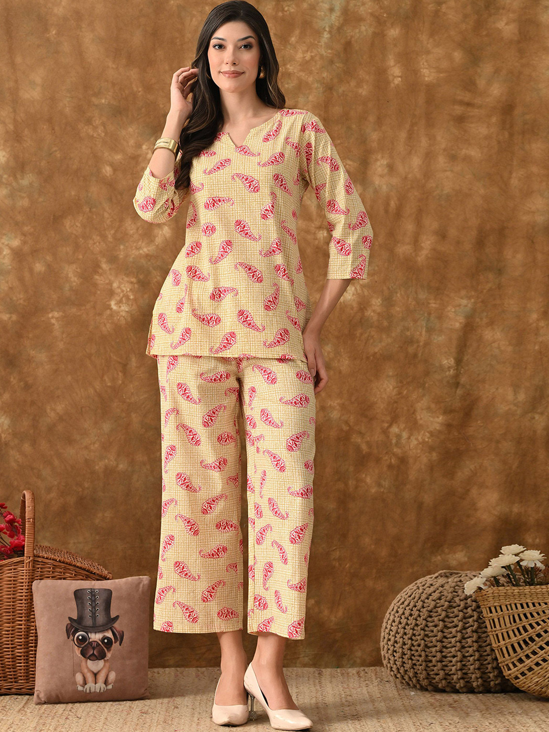 ao services Women Ethnic Motifs Printed V-Neck Pure Cotton Top & Pyjamas