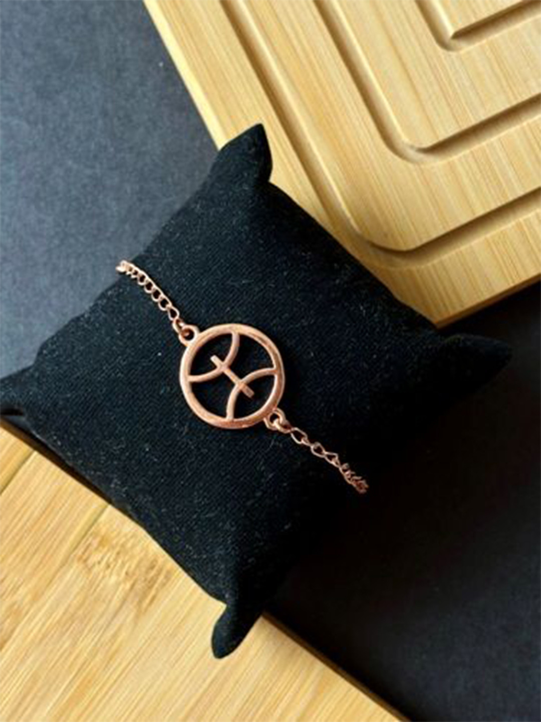 SANAA CREATIONS Rose Gold-Plated Pisces Charm Wraparound Rakhi