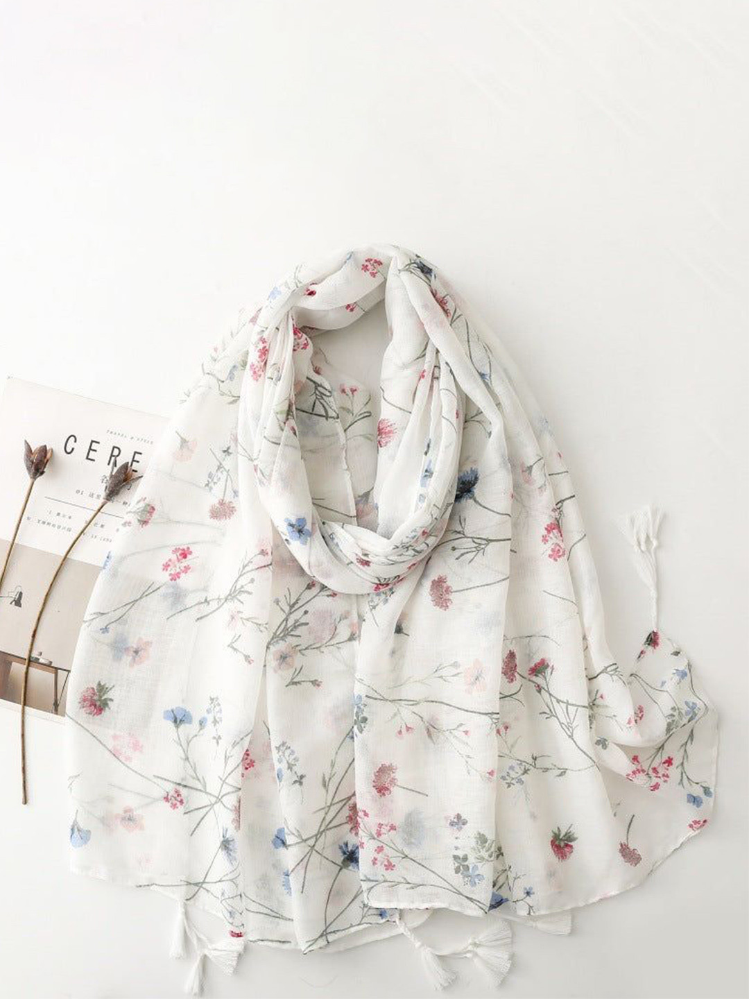 QUECY Women Printed Tasselled Border Scarf