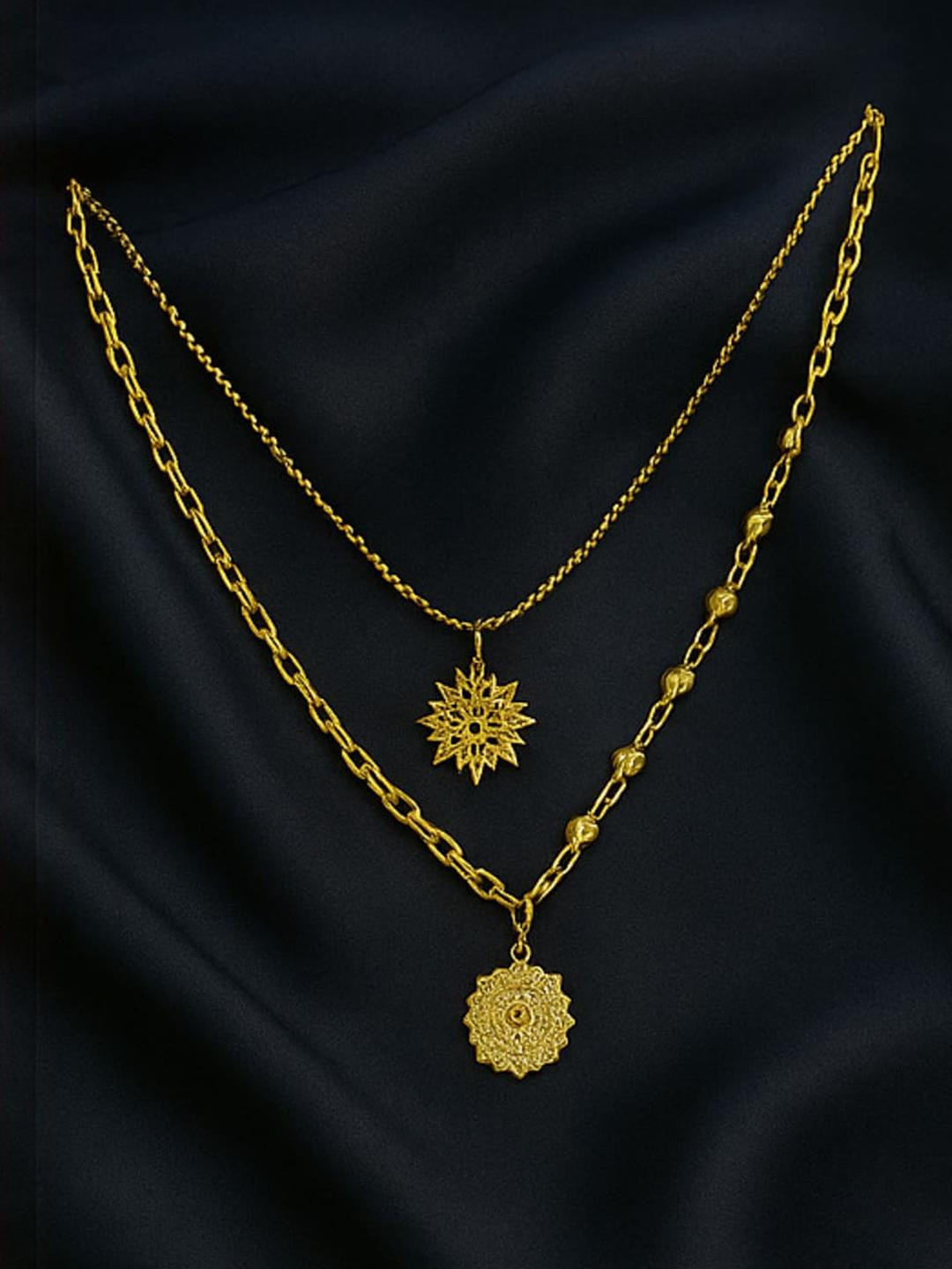 ISHTAARA Women Gold With Double Layered Linked Chain Floral Necklace