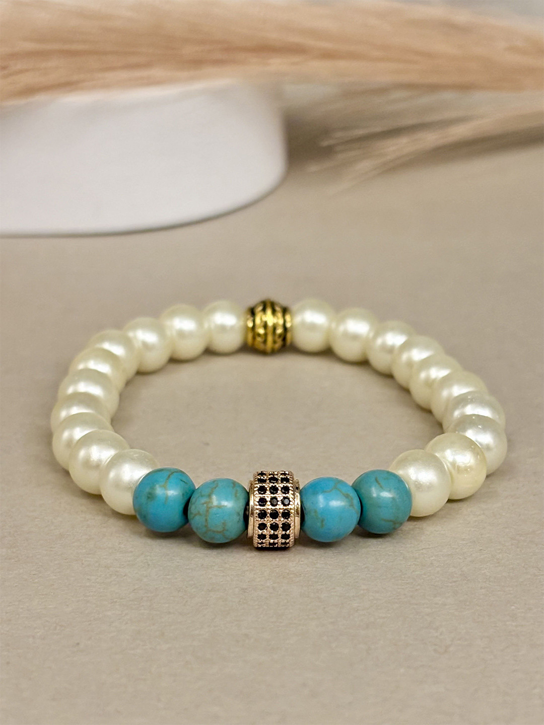 SANAA CREATIONS Island Radiance Unisex Turquoise & Howlite Beaded Elasticated Bracelet