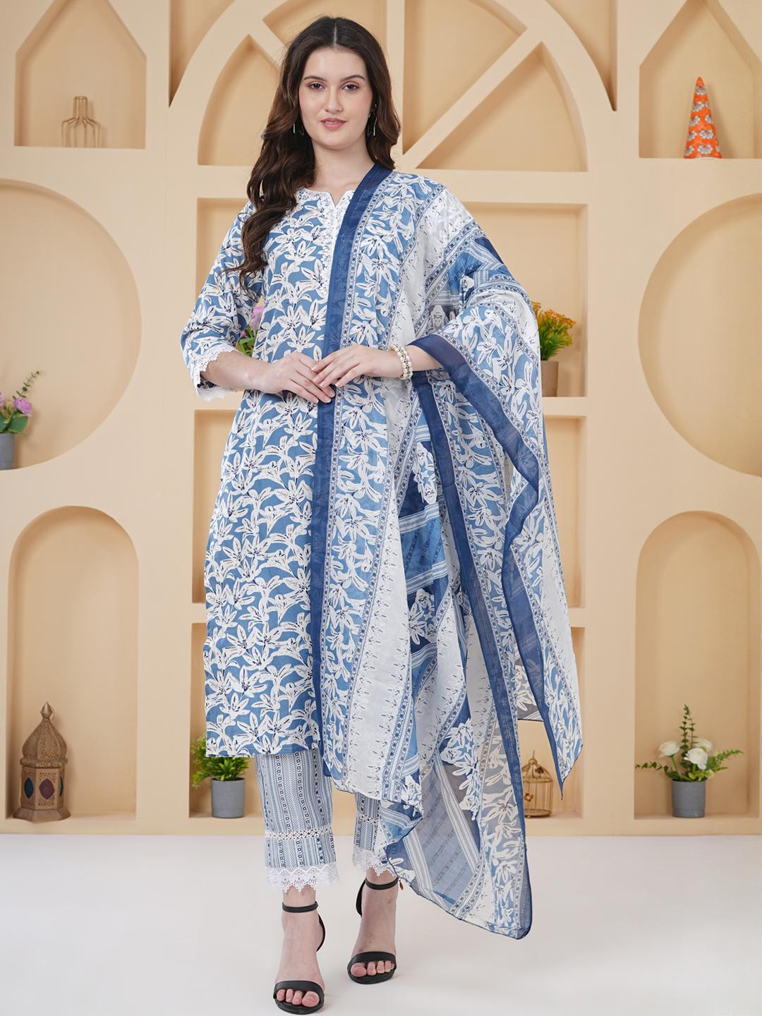 ARSA COUTURE Women Floral Printed Regular Kurta with Trousers And Dupatta