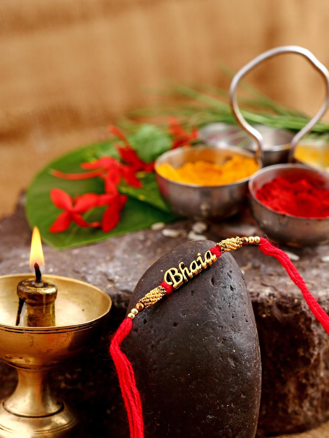 Vivastri's Antique Finish Gold Plated Alloy Rakhi [VIVA1089RKG]