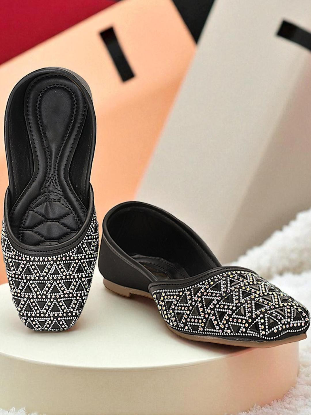 Freeplay Girls Black Color Dimond shape Artificial Beaded Elegant embellished jutti