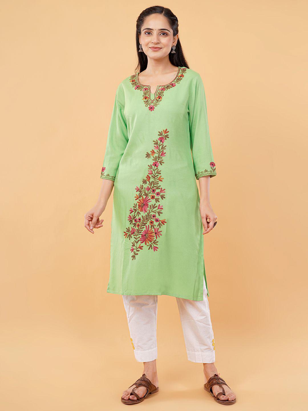 Kala Maison Women Floral Thread Work Embroidered Straight Kurta