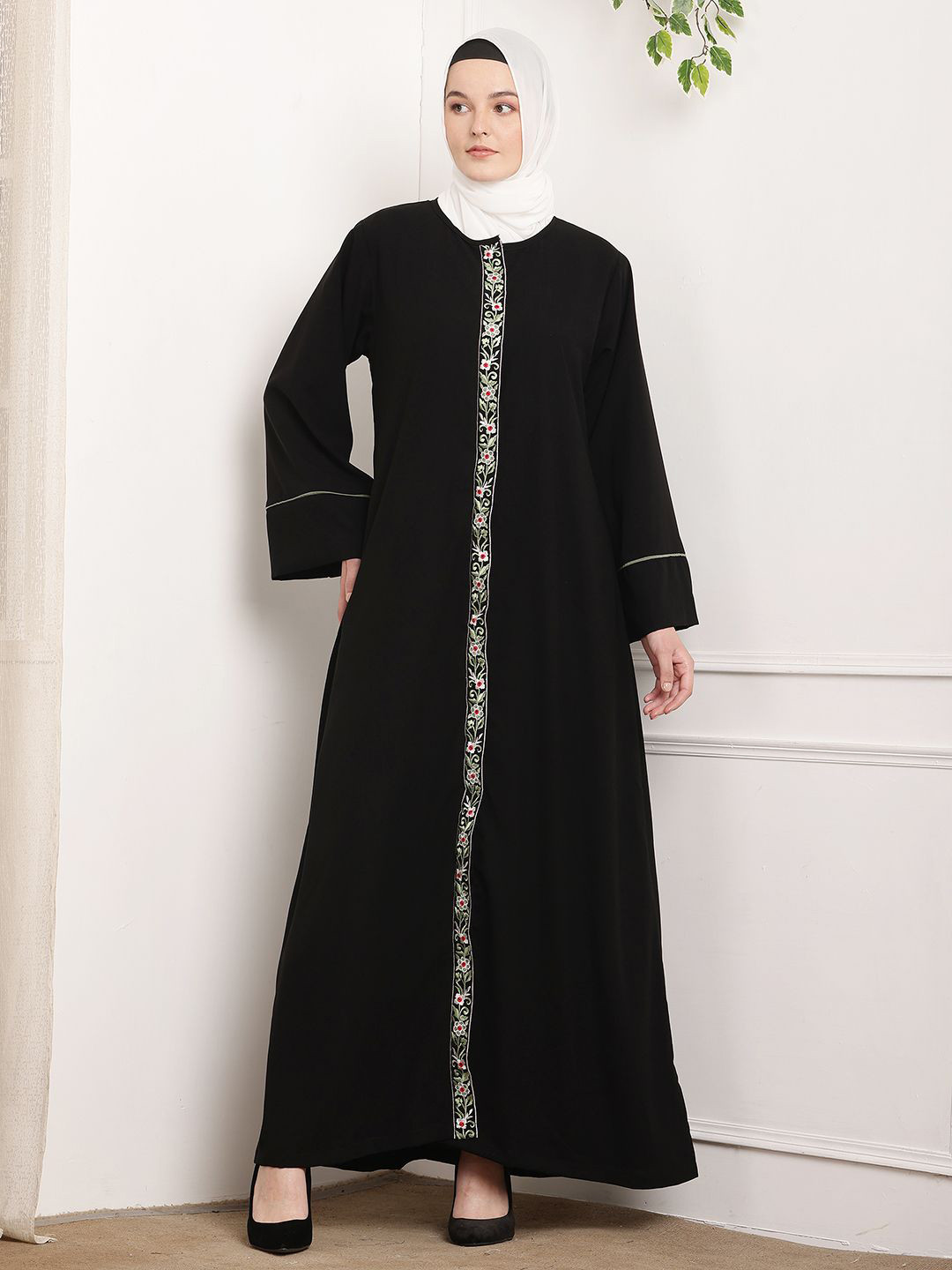 Tawakkul Clothes Embroidered Detail Abaya Burqa
