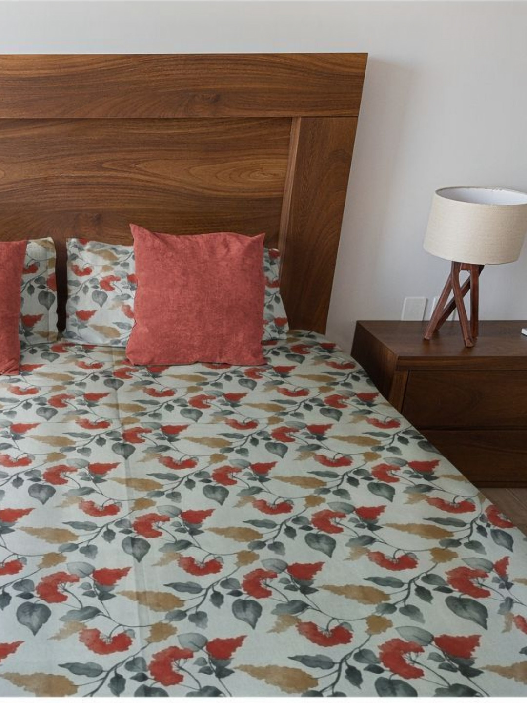 HARYANA HOOPS White & Red Floral Cotton 300 TC King Bedsheet Set 2.77m x 2.75m