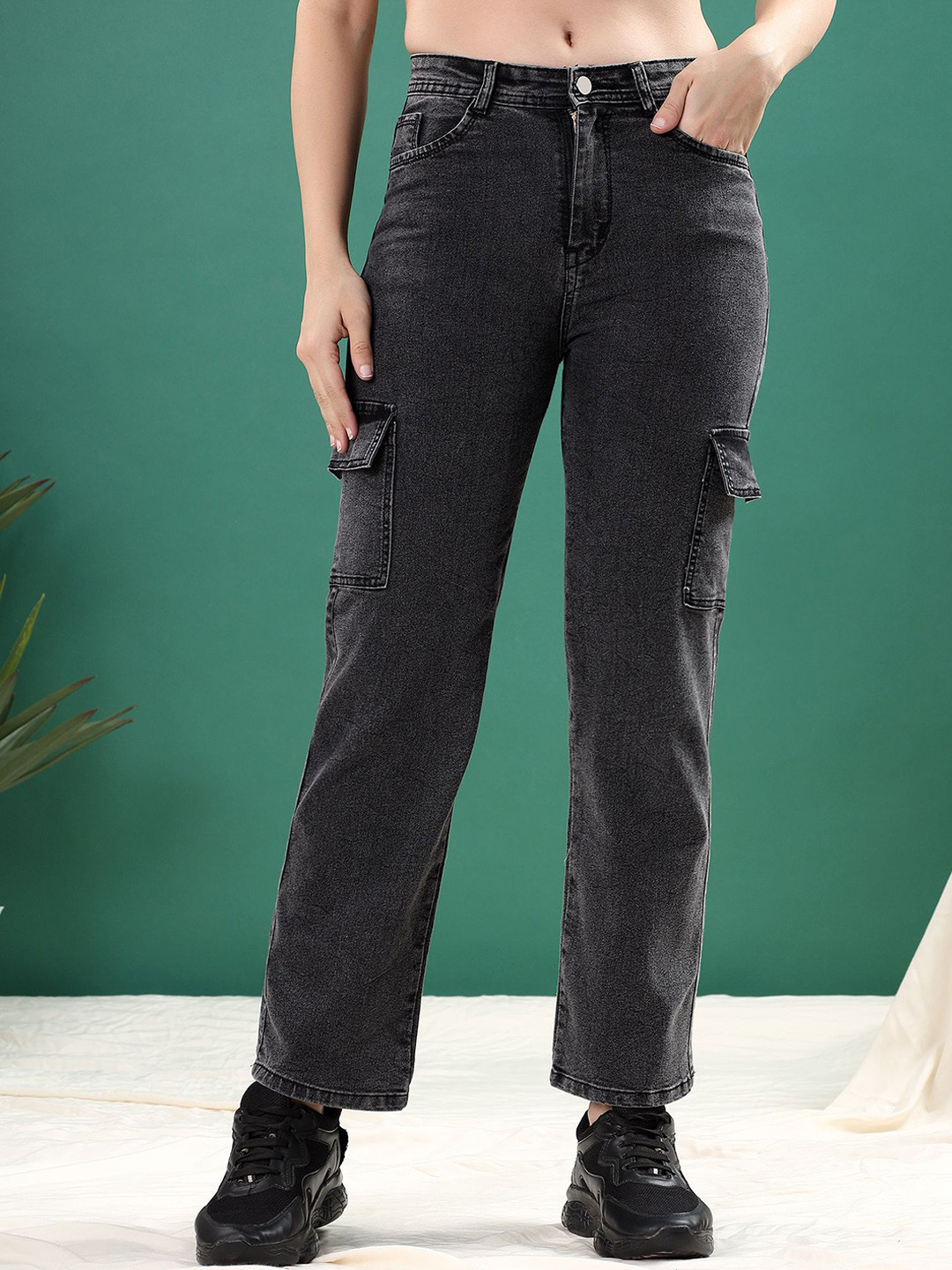 ZARISTAA Women Boyfriend Fit Mid-Rise Stretchable Cargo Style Jeans