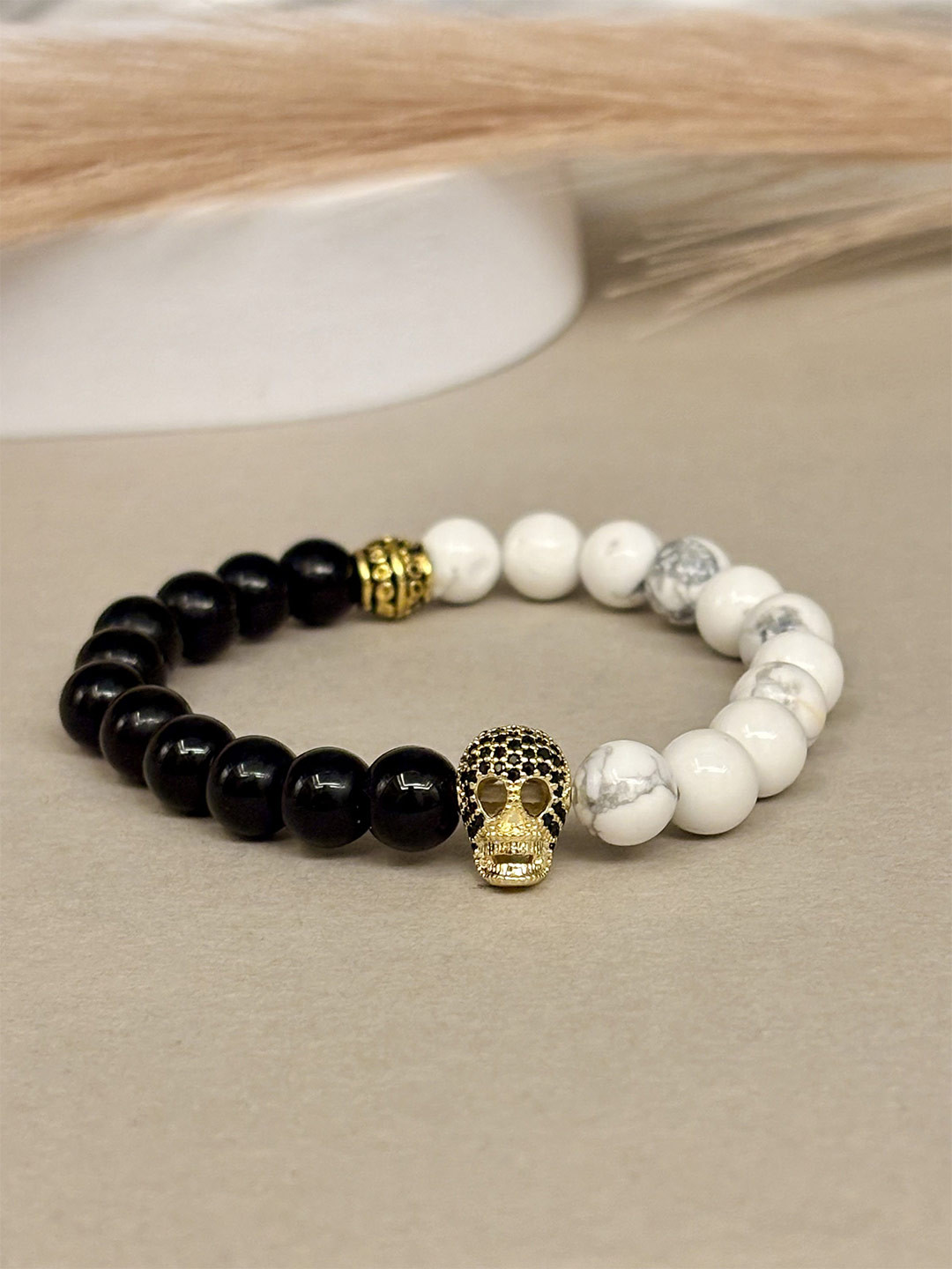 SANAA CREATIONS Unisex Crimson Stone Onyx & Howlite Skull Studded Elasticated Bracelet
