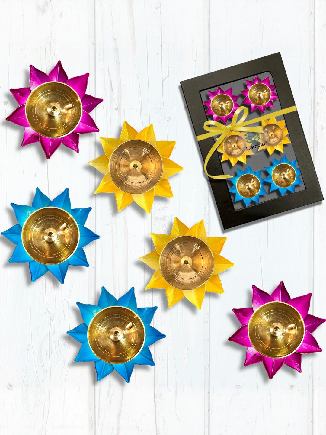 Lamina Multicolor Set of 60 Multicolour Lotus-Shaped Diyas