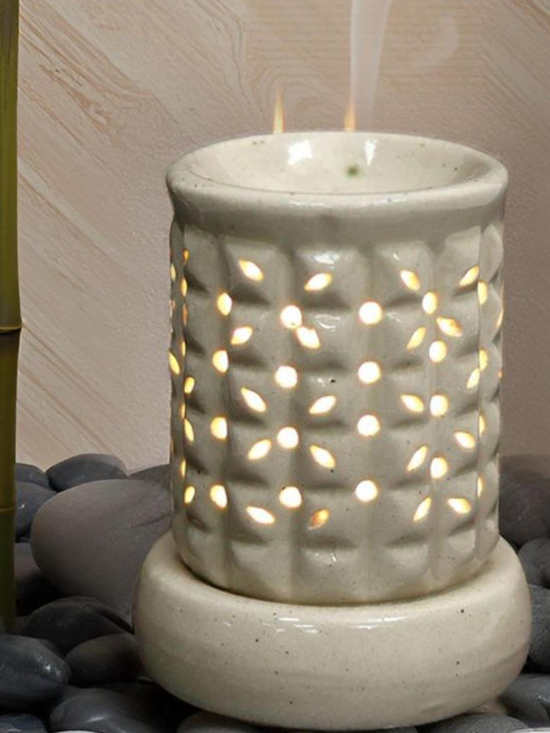 Kraftlik Handicraft White Ceramic Vase