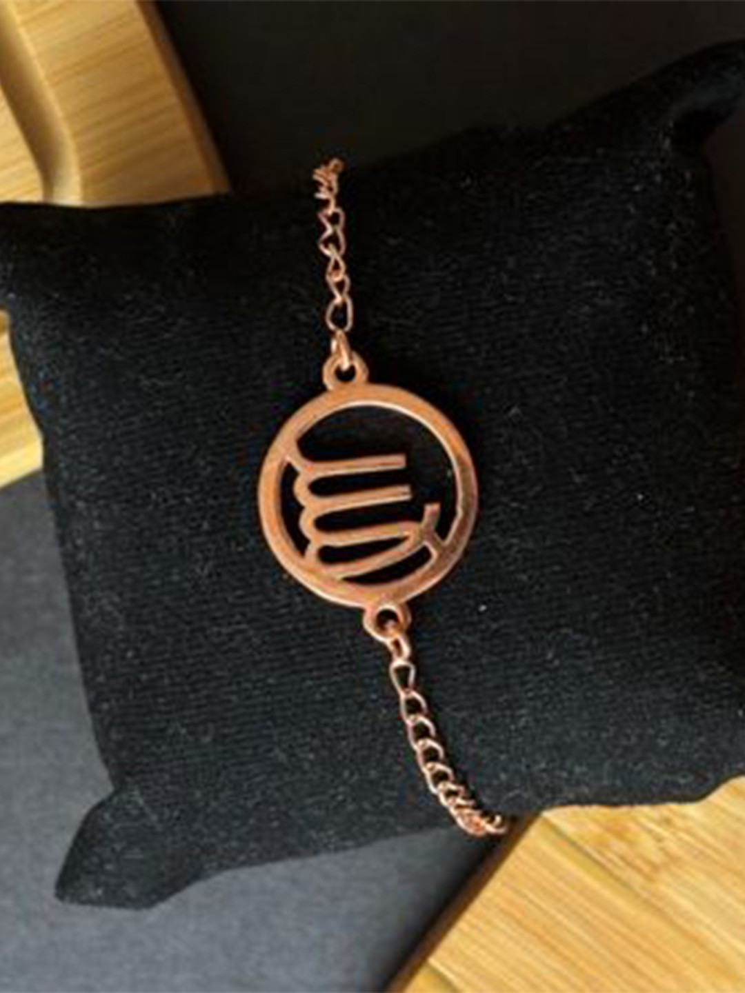 SANAA CREATIONS Rose Gold-Plated Pisces Charm Wraparound Rakhi