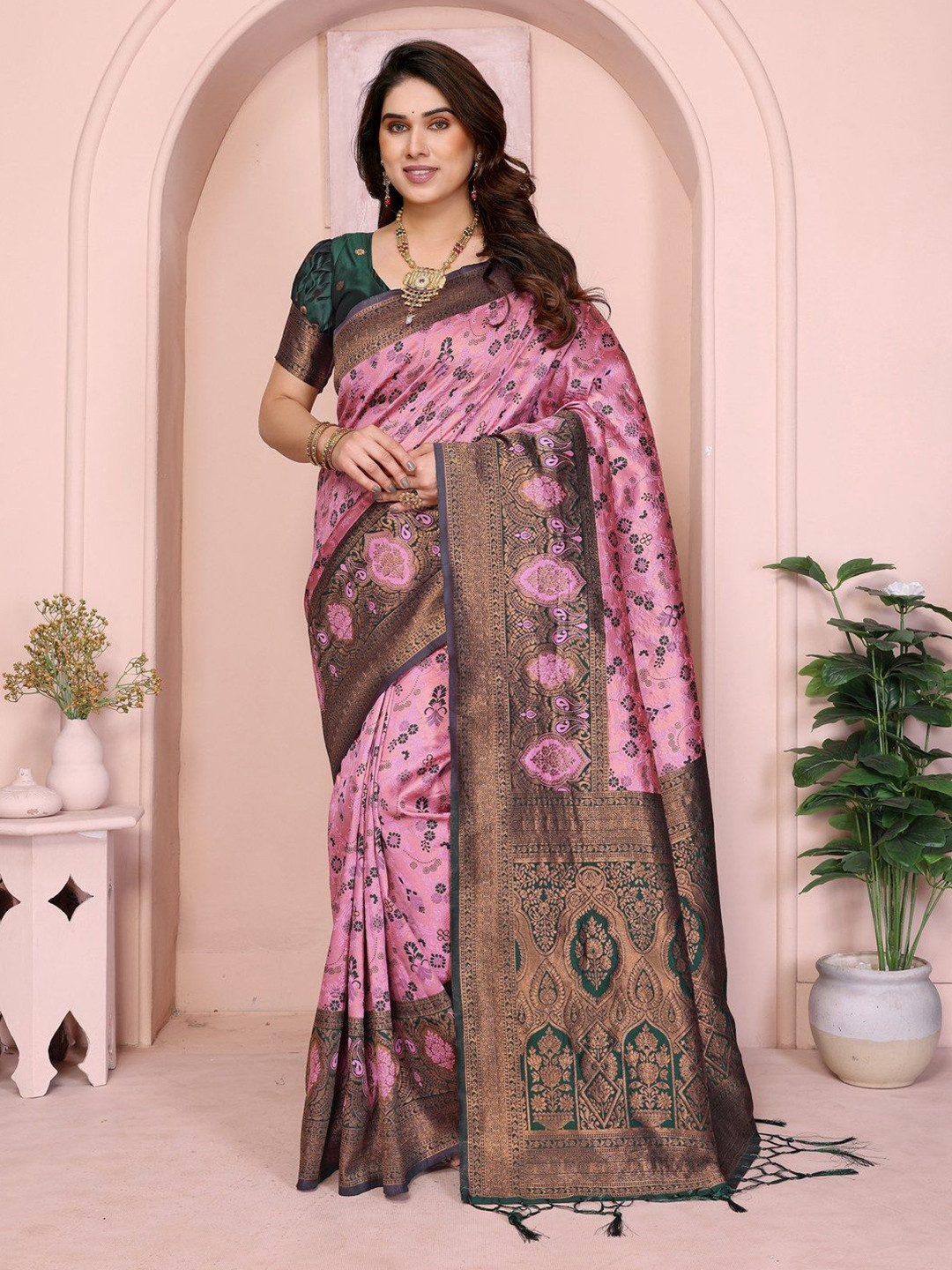 Shriyangan Ethnic Motifs Woven Design Zari Kanjeevaram Saree With Tasseled
