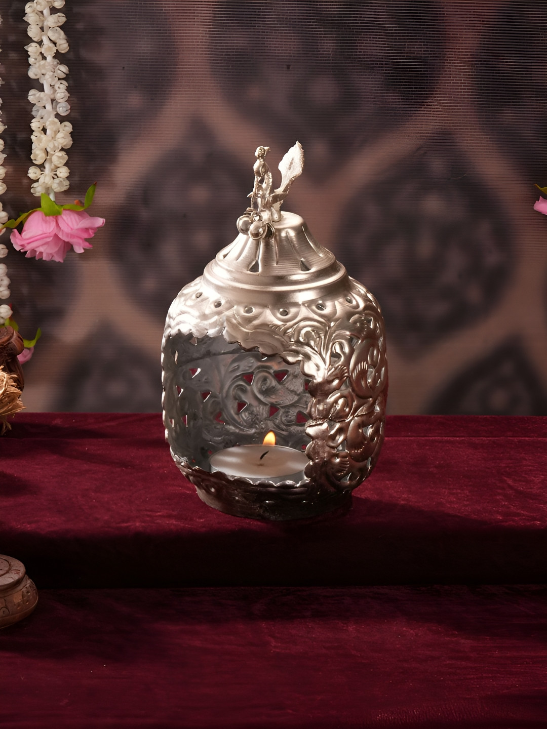 Homspurts Silver-Toned Textured Candle Holder