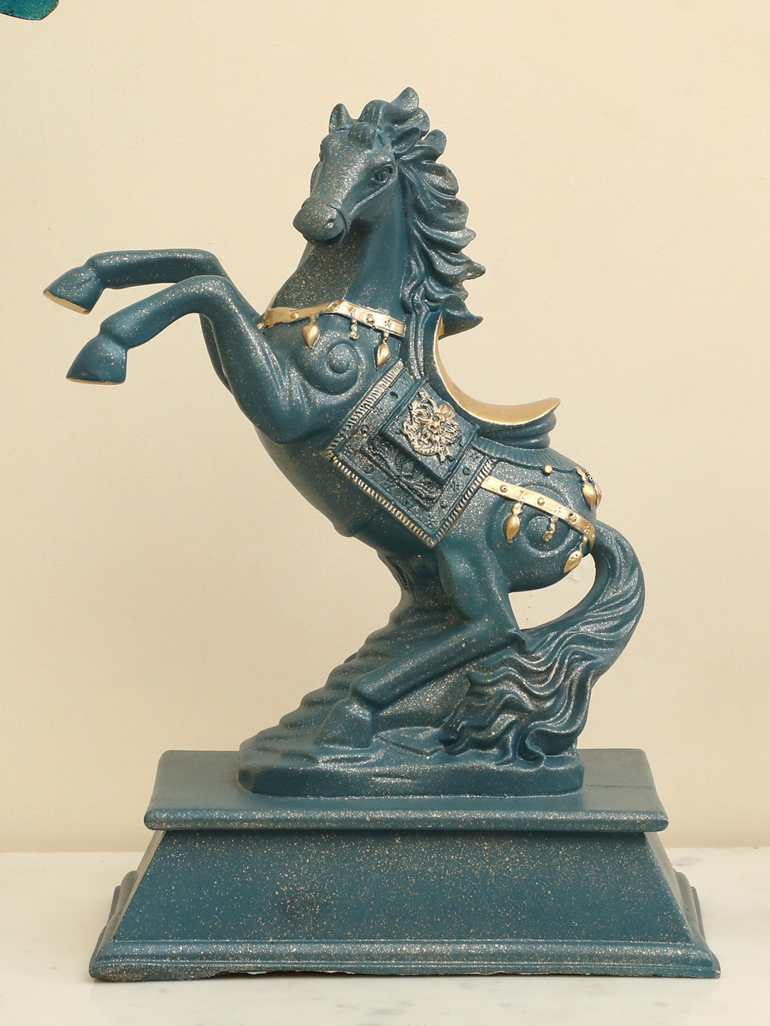 vedas S-Orum Green & Gold-Toned Horse Showpiece
