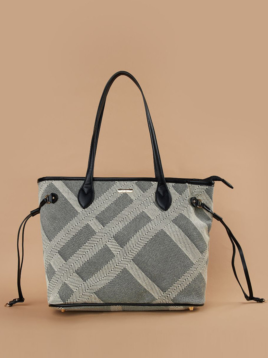 Ginger by Lifestyle Bucket with Quilted Shoulder Bag