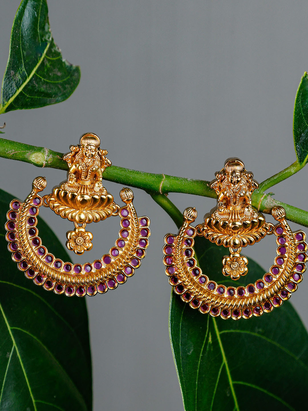 AMALAAN JEWELS Devi Gold-Plated Artificial Stones Studded Crescent Shaped Chandbalis