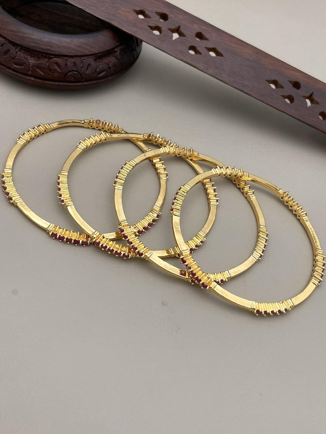 FIRST TOUCH Red Brass Bangle