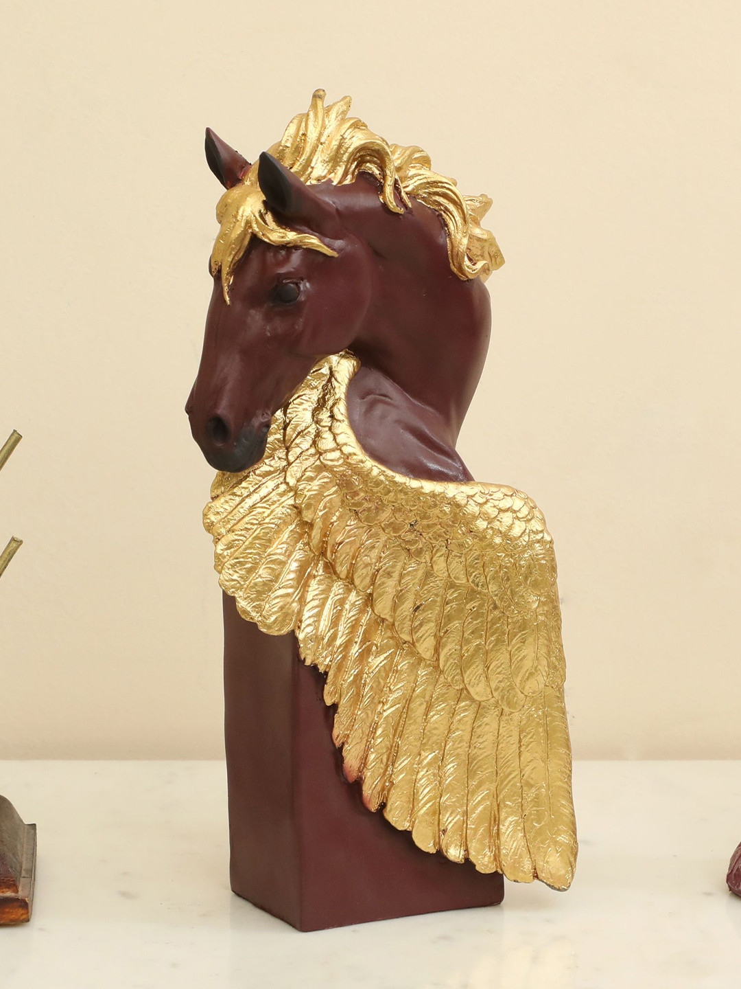 vedas S-Yubi Brown & Gold-Toned Horse Showpiece