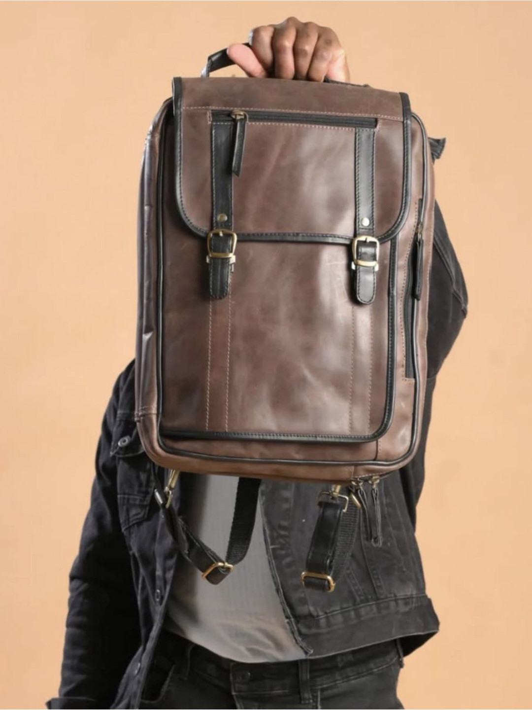 PRANJALS HOUSE Men Leather Backpack