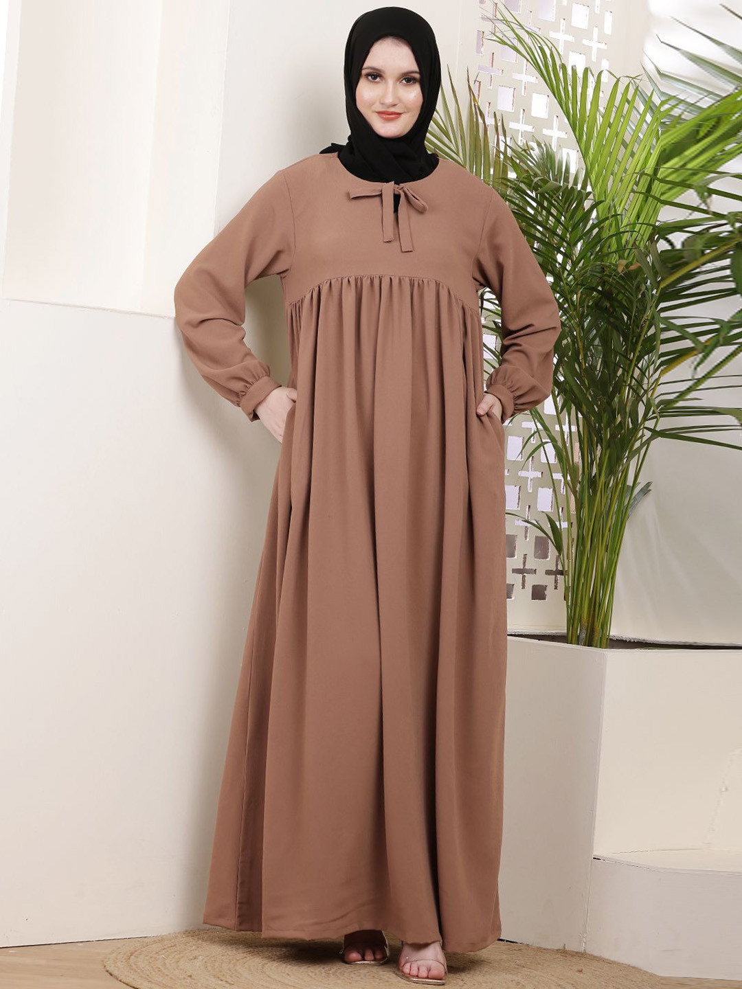 Tawakkul Clothes Round Neck Abaya