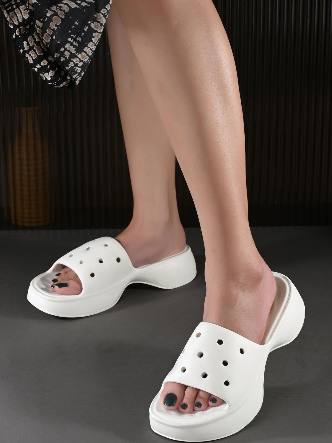 HRX by Hrithik Roshan Adults-Women Off White Slip-On Flip Flops