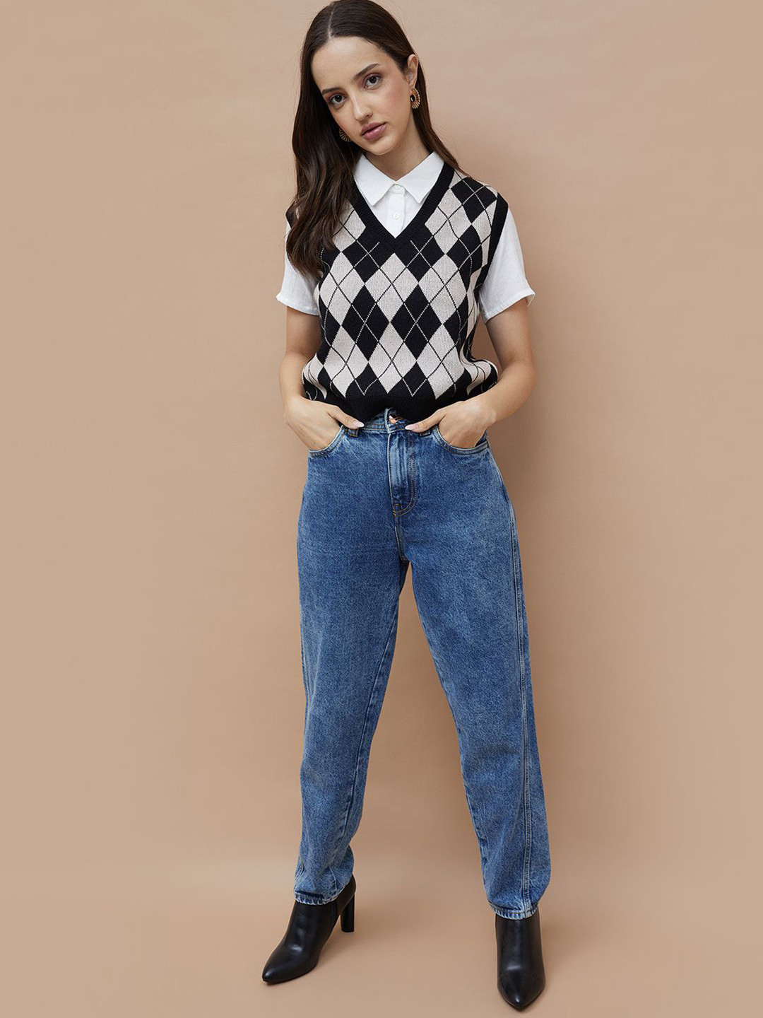 Fame Forever by Lifestyle Women V-Neck Sleeveless Sweater Vest