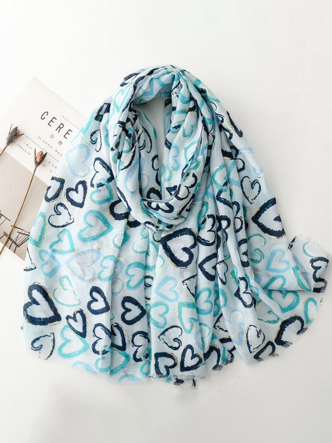 QUECY Women Heart Printed Scarf