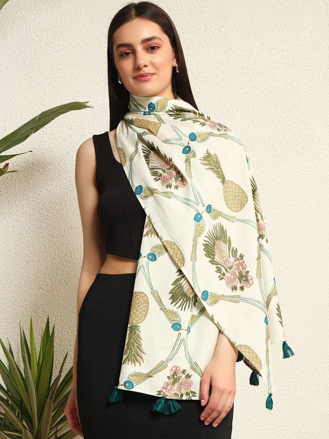Ravaiyaa Women Printed Cotton Scarf