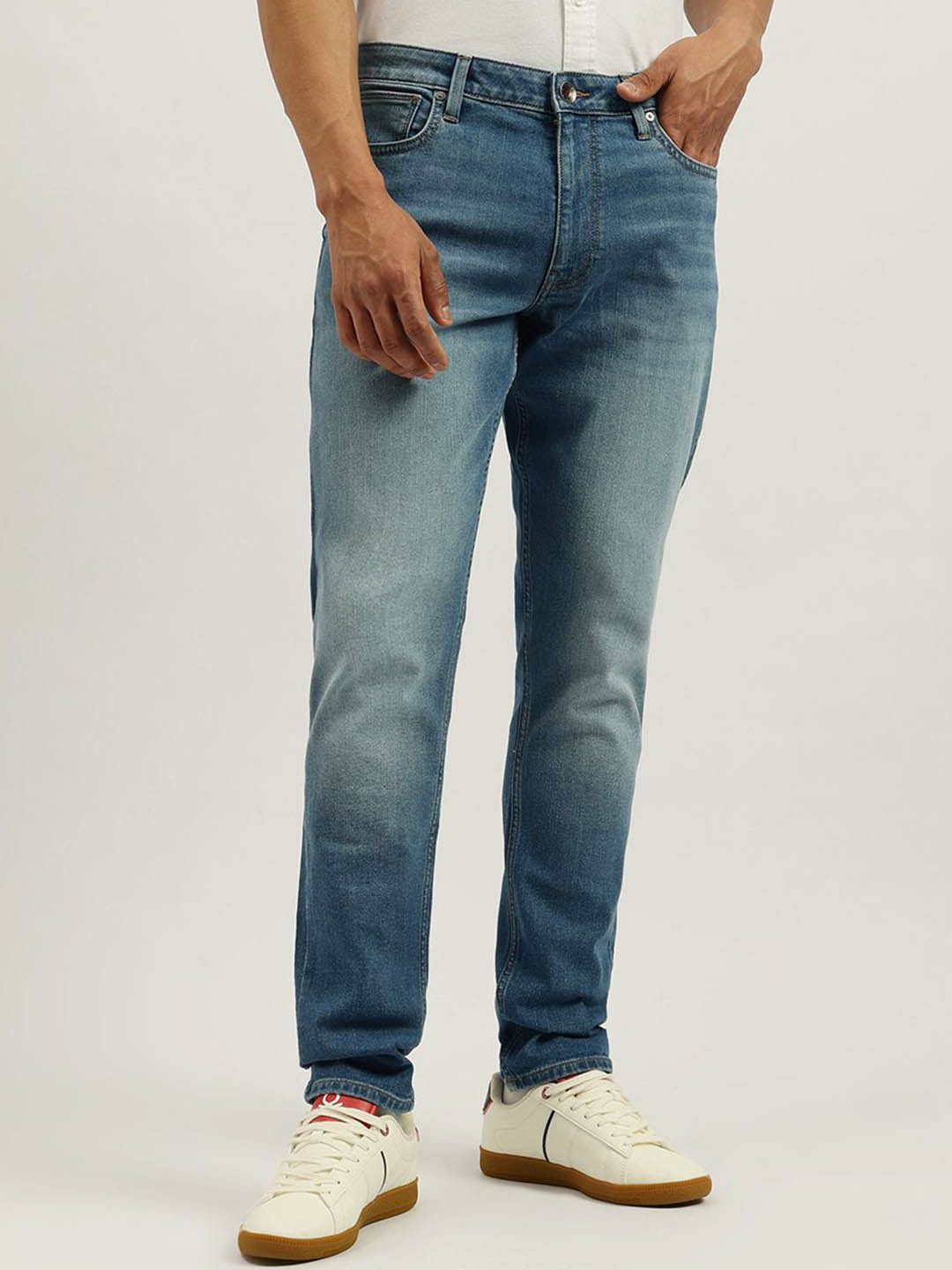 United Colors of Benetton Men Tapered Fit Heavy Fade Mid-Rise Mid Wash Jeans