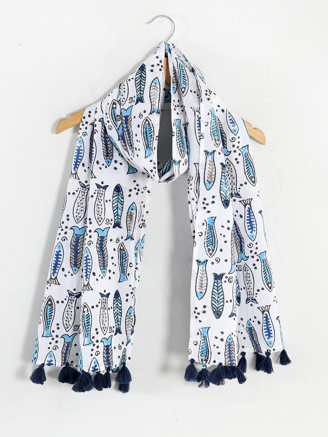 Ravaiyaa Women Hand Block Fish Printed Cotton Tasseled Scarf