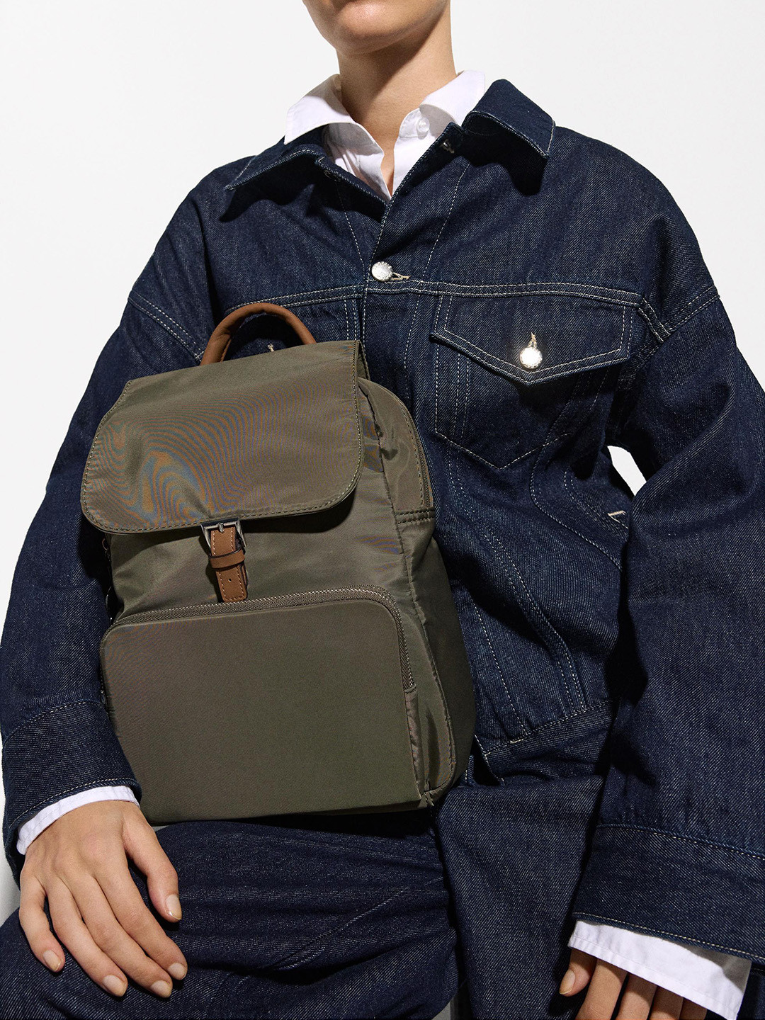 PARFOIS Women Solid Backpack with Daisy Chains