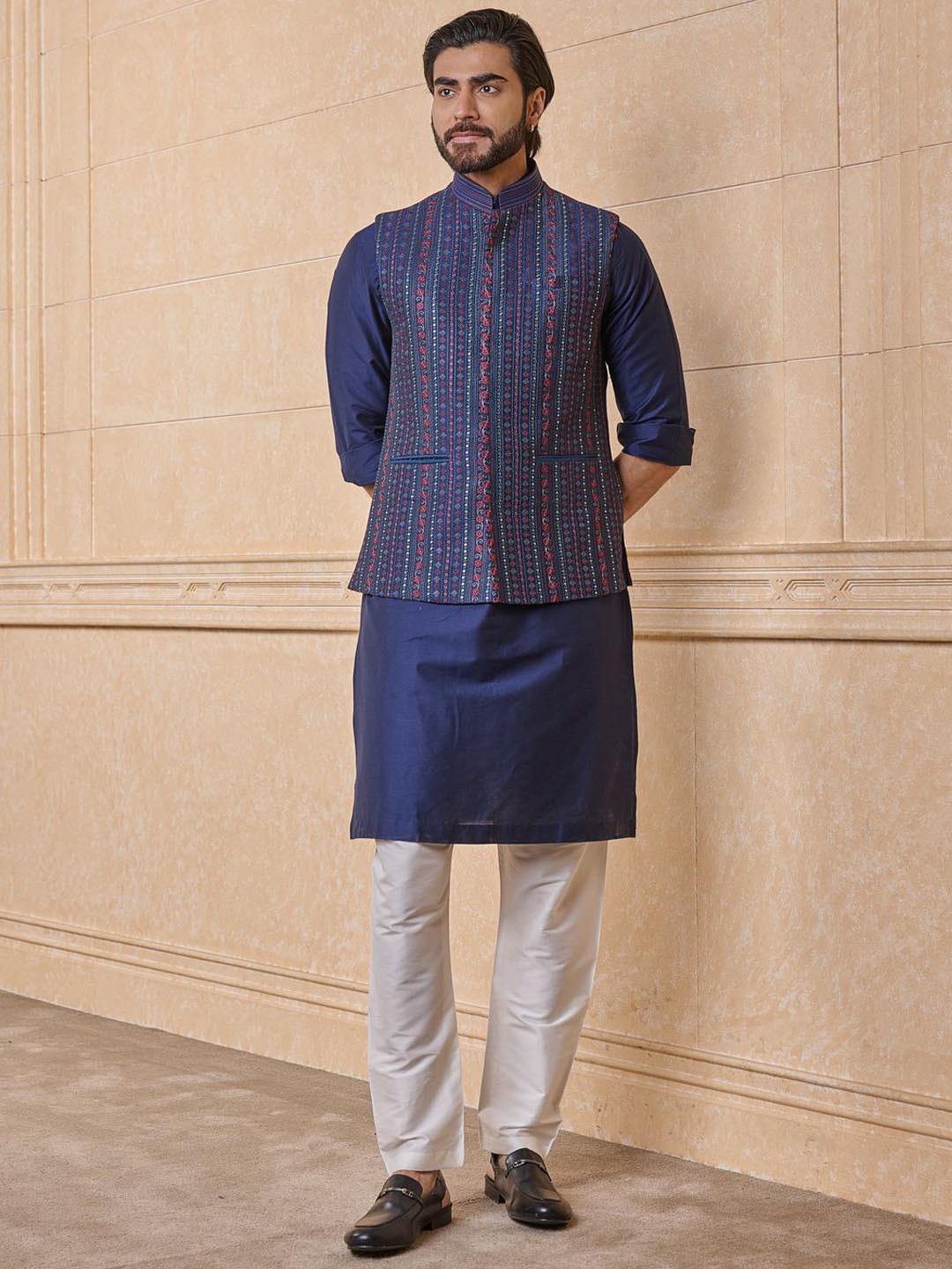 Tasva Men Straight Regular Kurta with Trousers With Embroidered Jacket