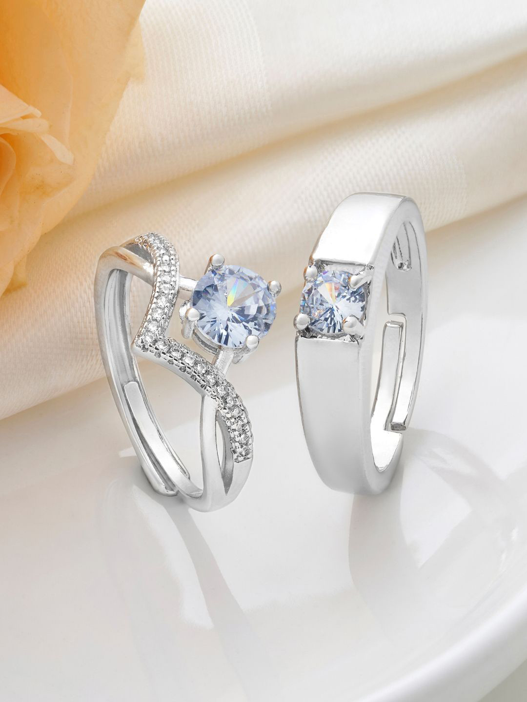 JOKER & WITCH Unisex Set Of 2 Stones Studded Lara & Alex Diamond Couple Rings