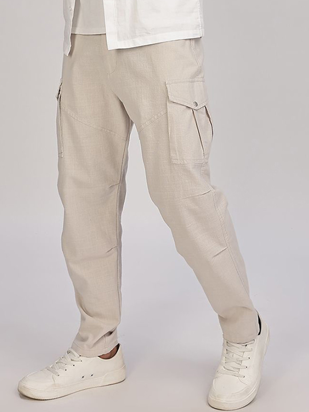 THREE DAYS Men Relaxed Self Design Easy Wash Cotton Cargos Trousers