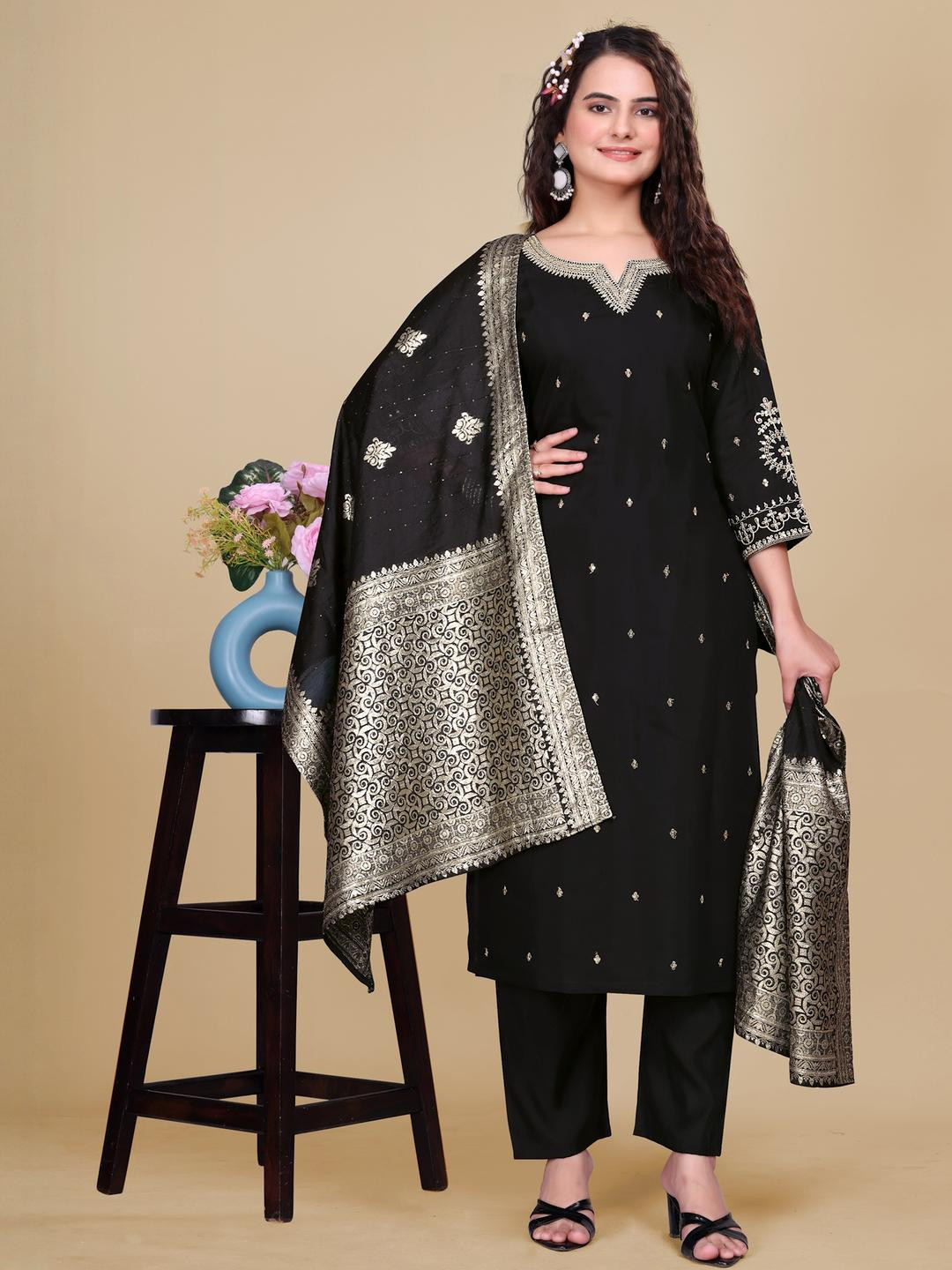 VS MALL Women Black Art Silk Kurta Sets