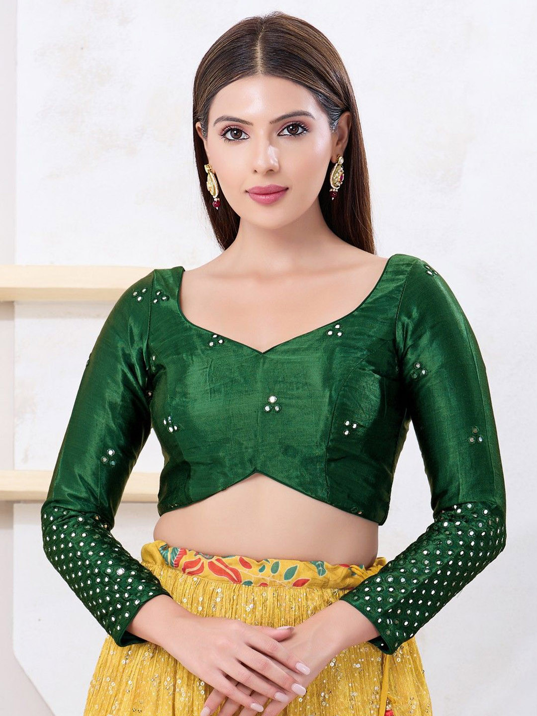 VAMAS - THE DESIGNER BLOUSES Embroidered Mirror Work Sweetheart Neck Padded Saree Blouse