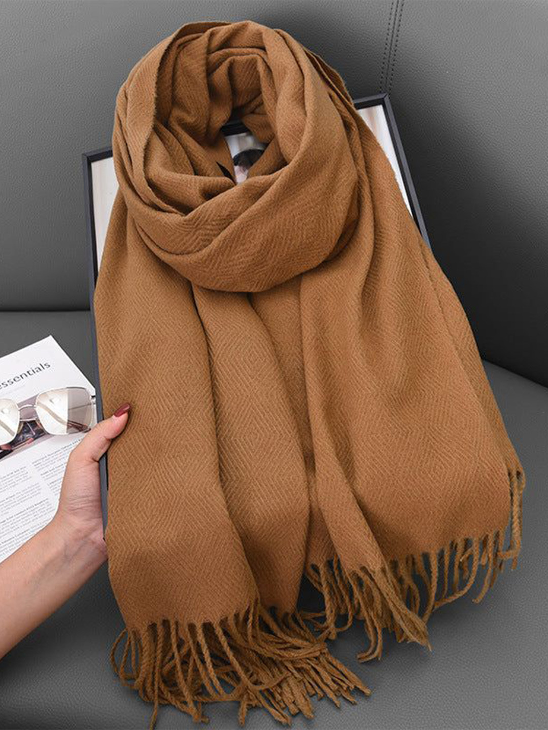 QUECY Women Textured With Tasselled Border Stole