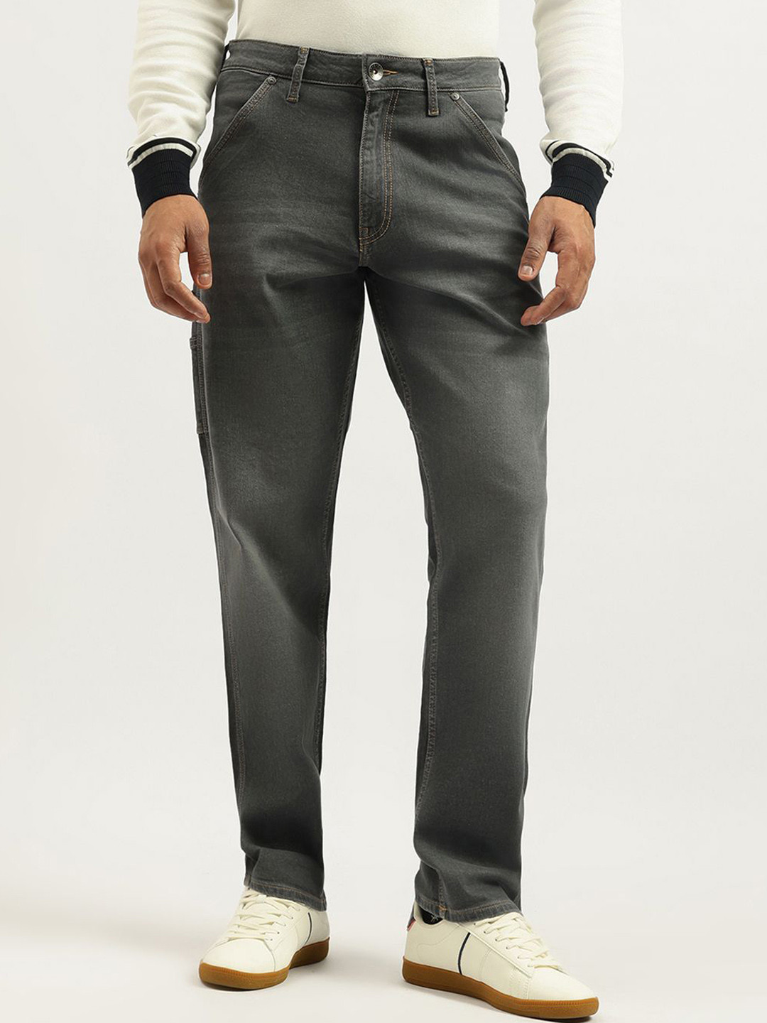 United Colors of Benetton Men Carpenter Fit Mid-Rise Jeans