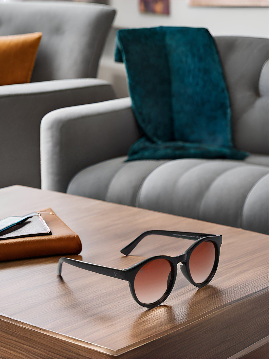 SUNNIES Unisex Round Sunglasses with UV Protected Lens SNS-016-C4(N)-Gradient.Orange