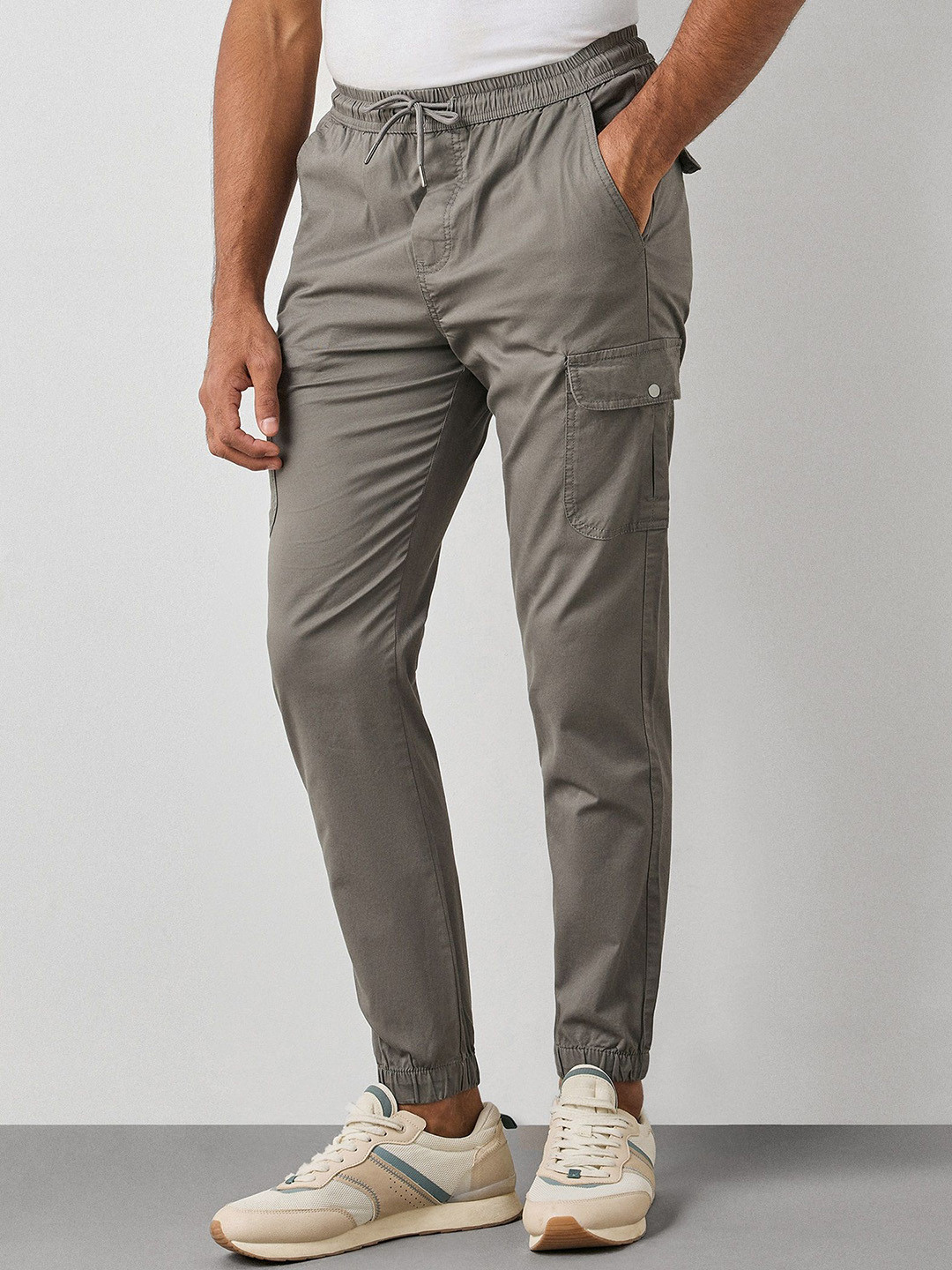 Red Flame Men Mid-Rise Cargo Style Jogger